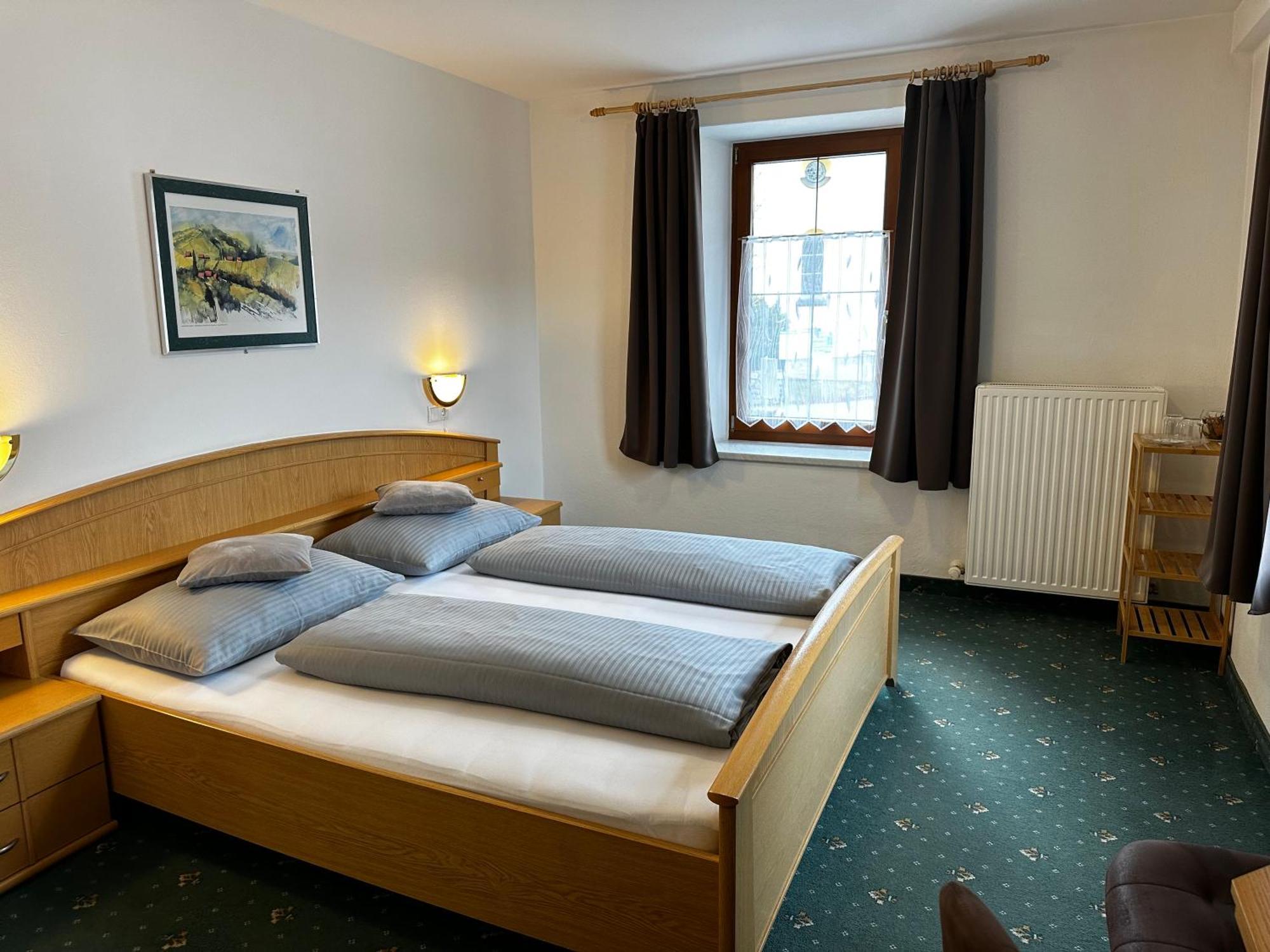 Goldener Adler Bed & Breakfast Scharnitz Exterior photo